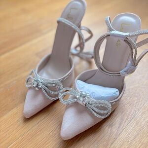 NEVER WORN Lulus nude suede rhinestone mules size 8.5